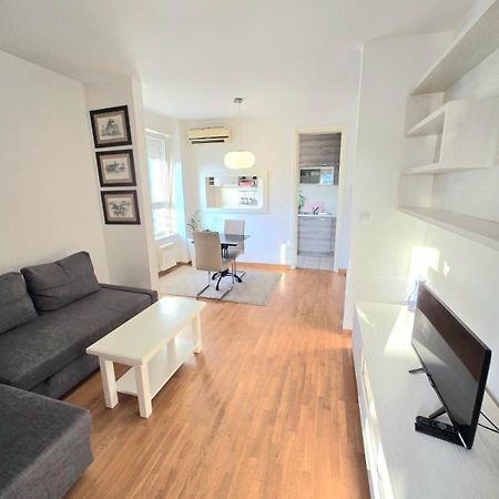 Apartman Dream Belvil Apartment เบลเกรด ภายนอก รูปภาพ